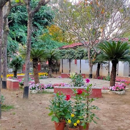 Chhuti Holiday Resort Bolpur Luaran gambar